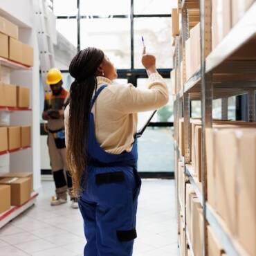 How to Leverage Fulfillment Center Services for Seasonal Sales Success?